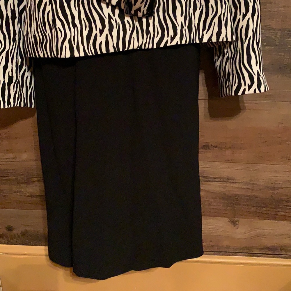 Ann taylor below the knee zipper back black skirt